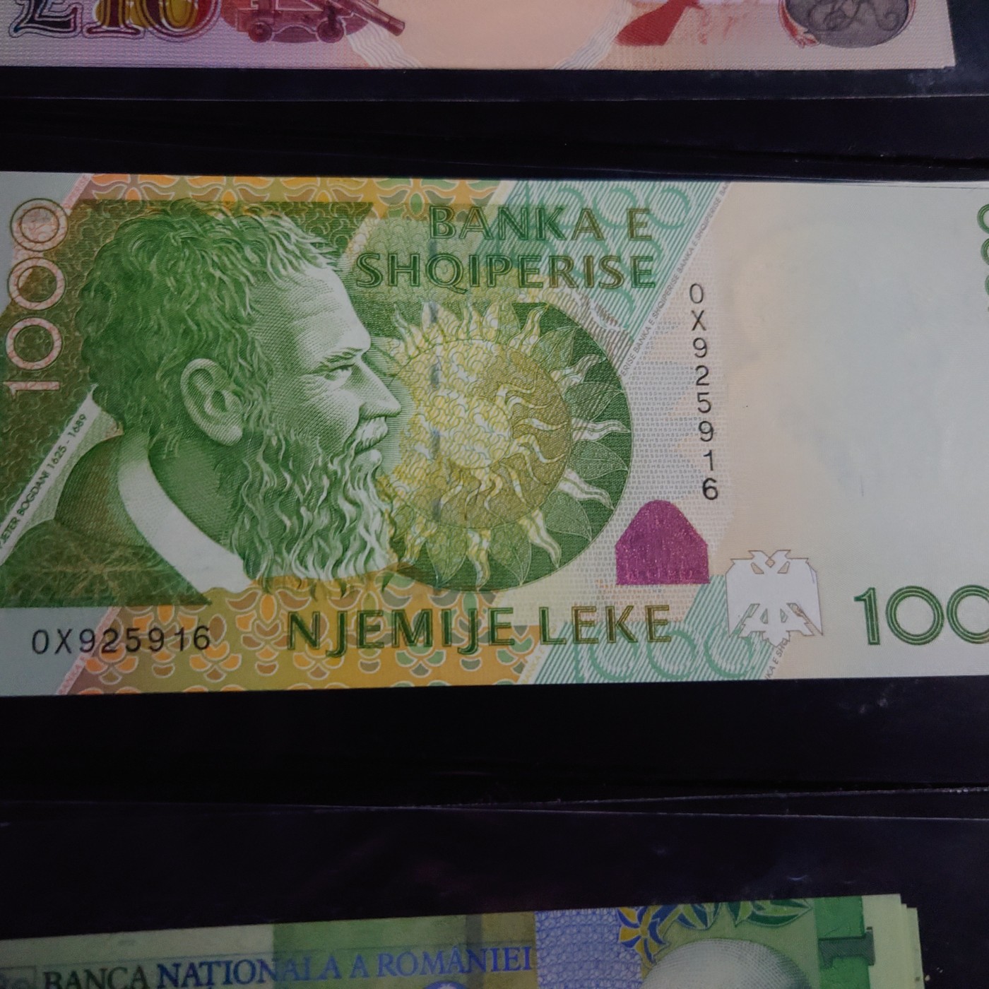 陆续更新【世界钱币】精选微拍第73期暨2023年第二十期 全新纸质裸钞低价起拍(第二场) 2001年阿尔巴尼亚1000 全新绝品无47