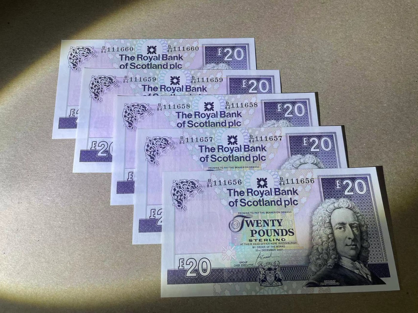 【Blue Auction】✨世界纸币精拍第373期【精】 【一组5张连号 含倒置号】苏格兰 2007年20镑 全新UNC （有一张水印处有个瑕疵）