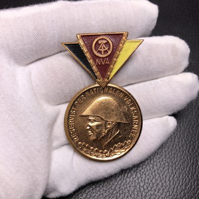 勋爵秋韵徽章专场第八期 - 东德人民军服役奖章 铜质品相如图