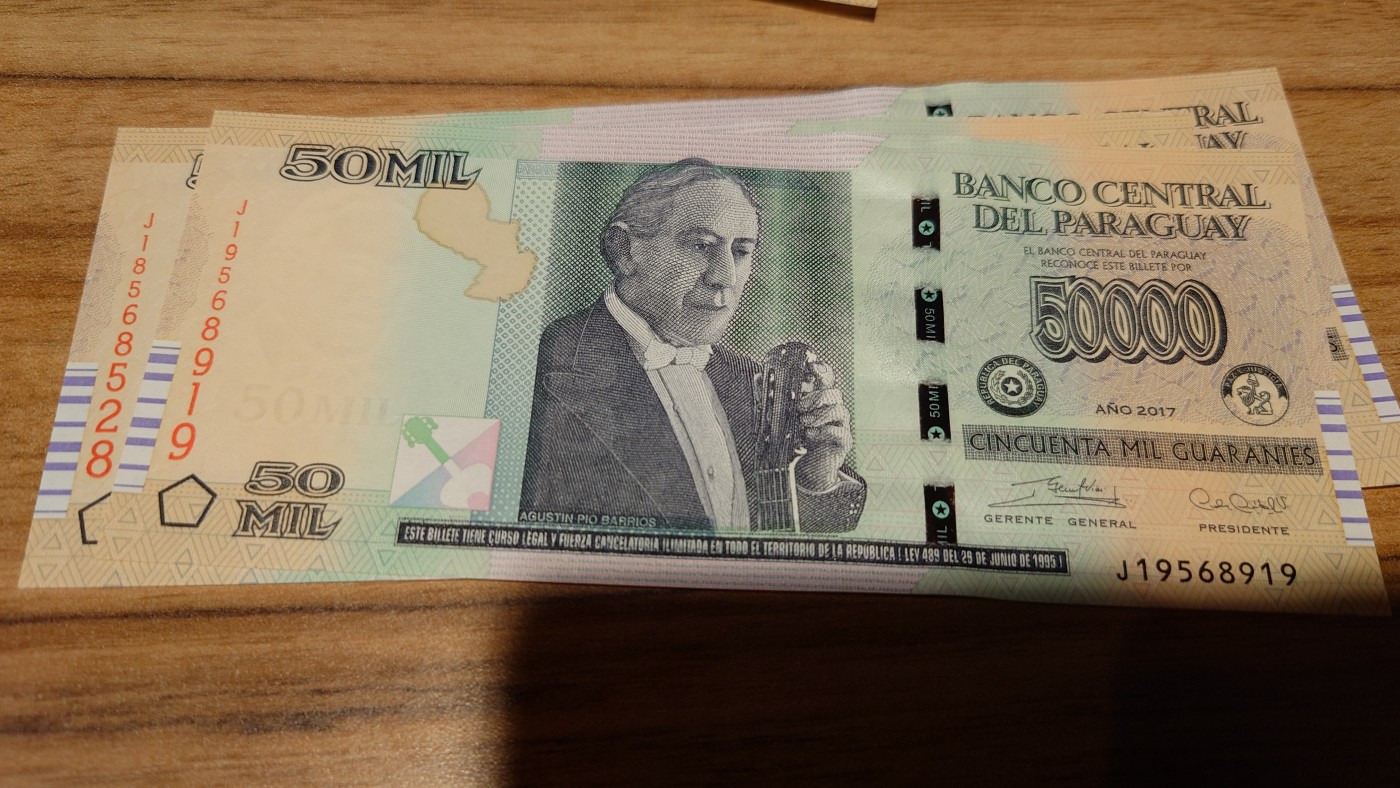 陆续更新【世界钱币】精选微拍第73期暨2023年第二十期 全新纸质裸钞低价起拍(第二场) 2017年巴拉圭50000 全新绝品无47尾919