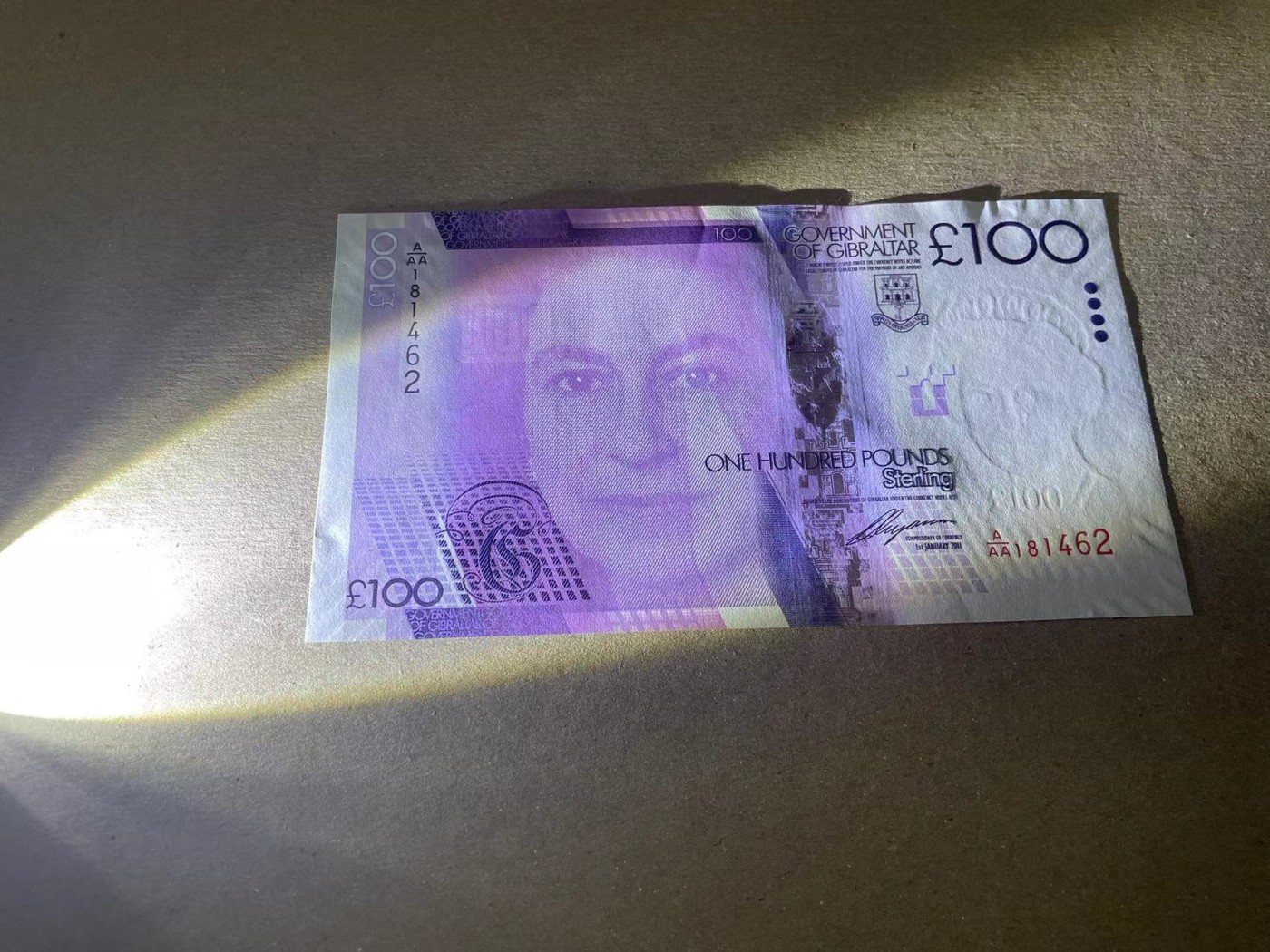 【Blue Auction】✨世界纸币精拍第373期【精】 【AAA冠】直布罗陀 2013年100镑 女王 UNC（极轻微印子）