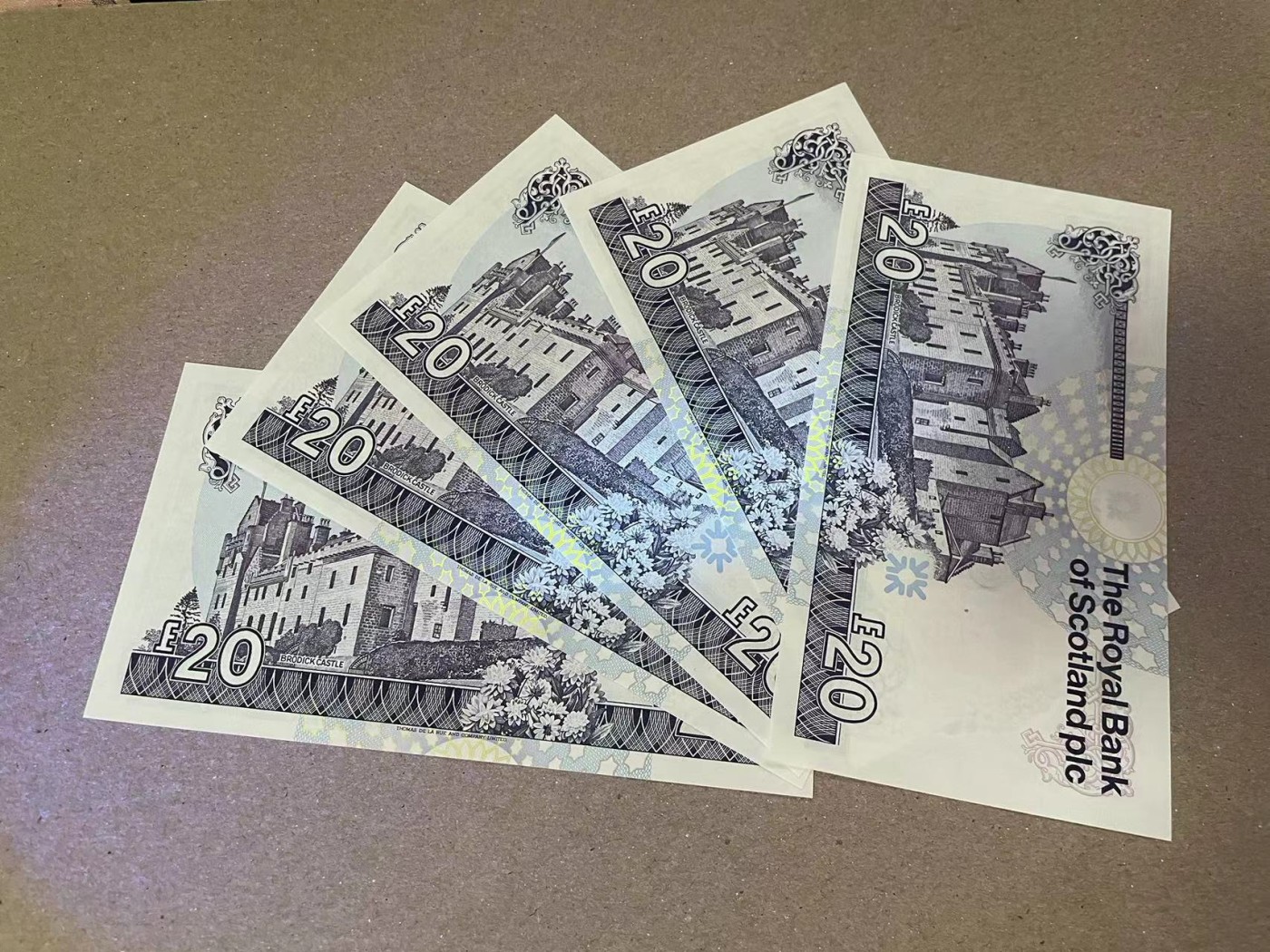 【Blue Auction】✨世界纸币精拍第373期【精】 【一组5张连号 含倒置号】苏格兰 2007年20镑 全新UNC （有一张水印处有个瑕疵）