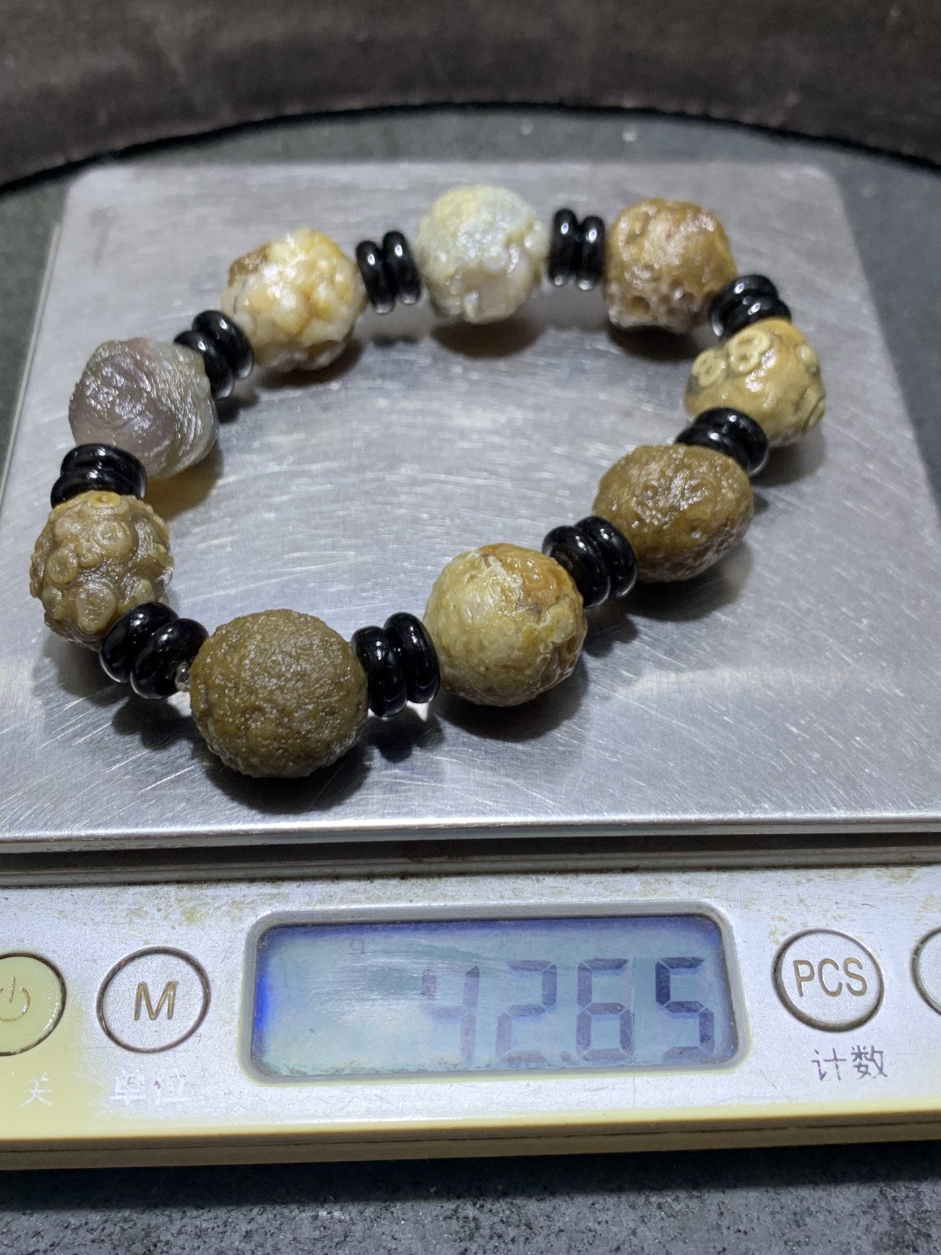 放福利！精美外蒙眼石原石手串一条，
