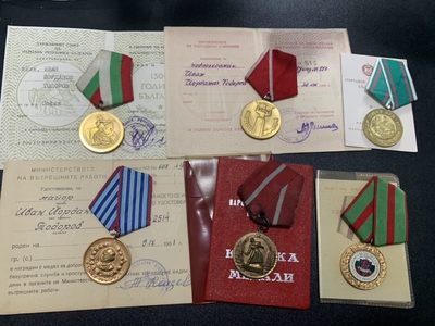 商都徽章拍卖第10期 - 保加利亚内务部 伊万·约尔丹诺夫·托多夫同志套章