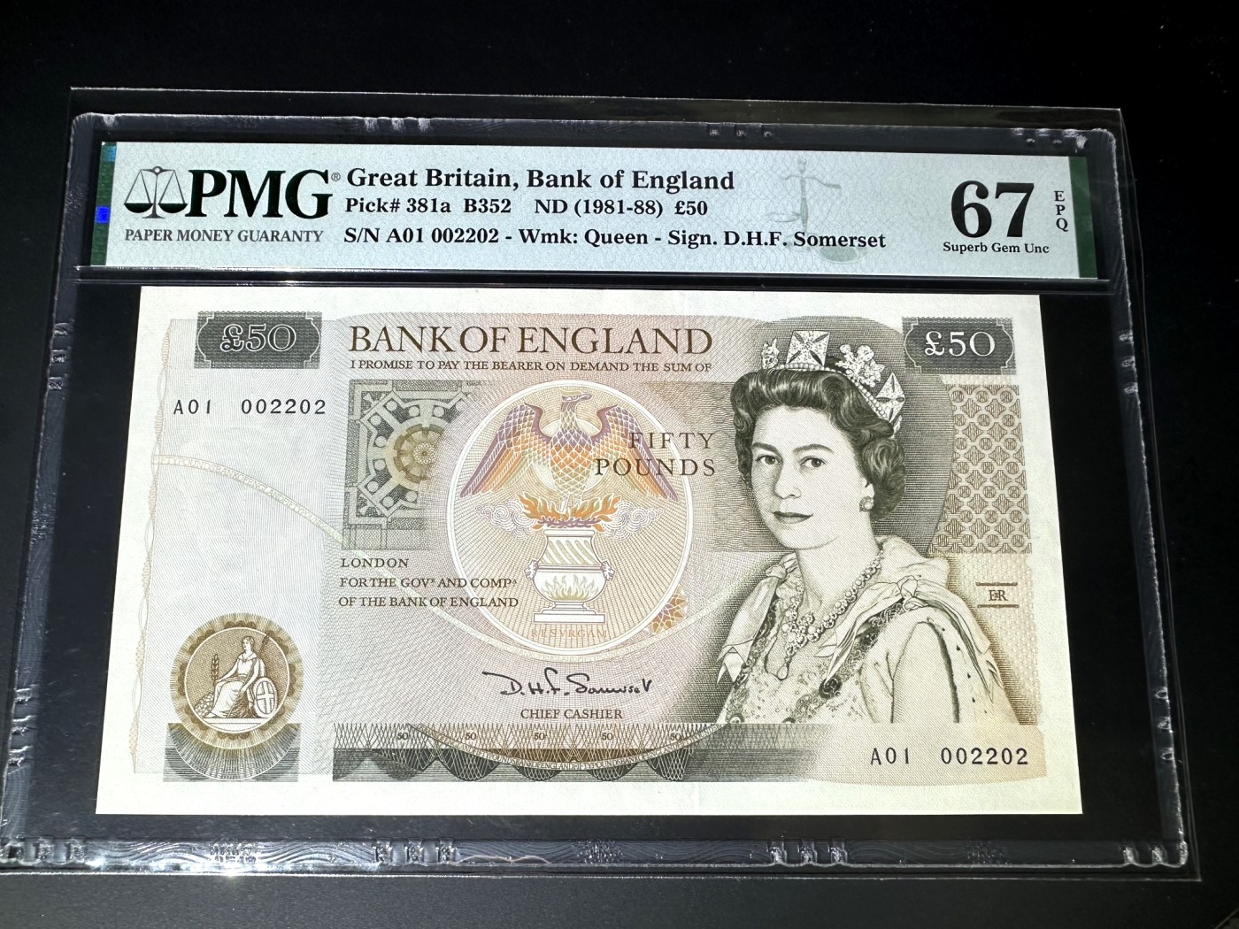 【Blue Auction】✨世界纸币精拍第373期【精】 【A01 数二002202靓号】英国 D序列初版 无金属线 1981-88年50镑 PMG67EPQ 高分 