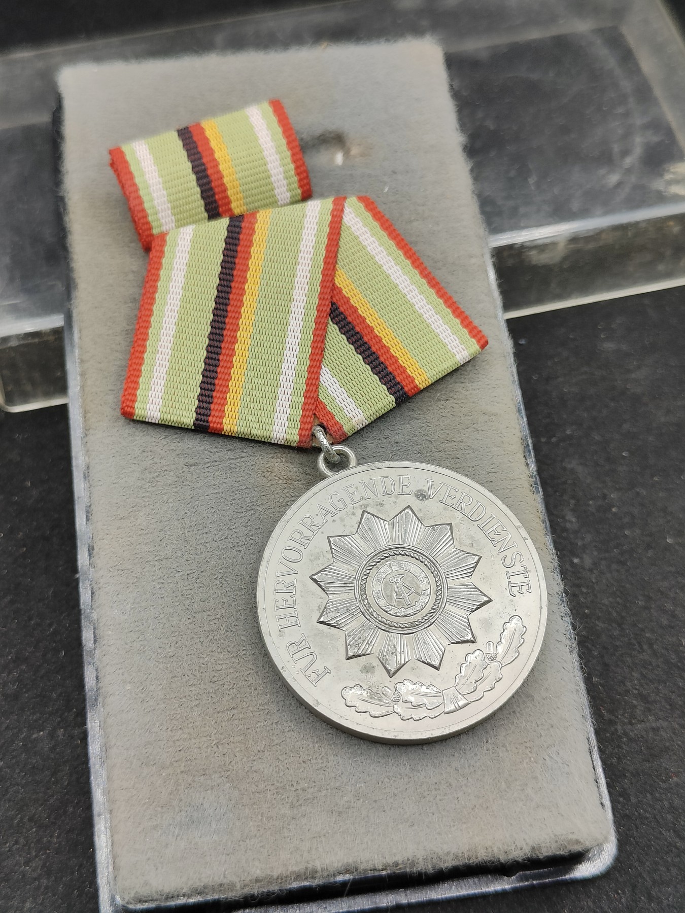 全场0元起拍 第93期 咸鱼国勋章拍卖专场 9月24日（周日）下午6：00开始 东德银级内政部功勋奖章