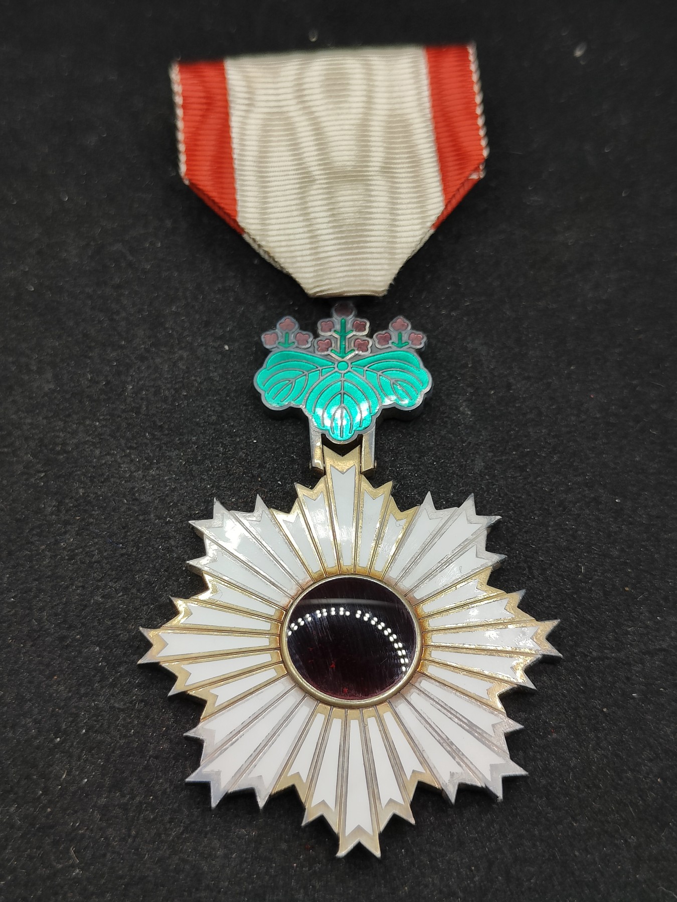 全场0元起拍 第93期 咸鱼国勋章拍卖专场 9月24日（周日）下午6：00开始 日本五等旭日裸章 银制鎏金珐琅