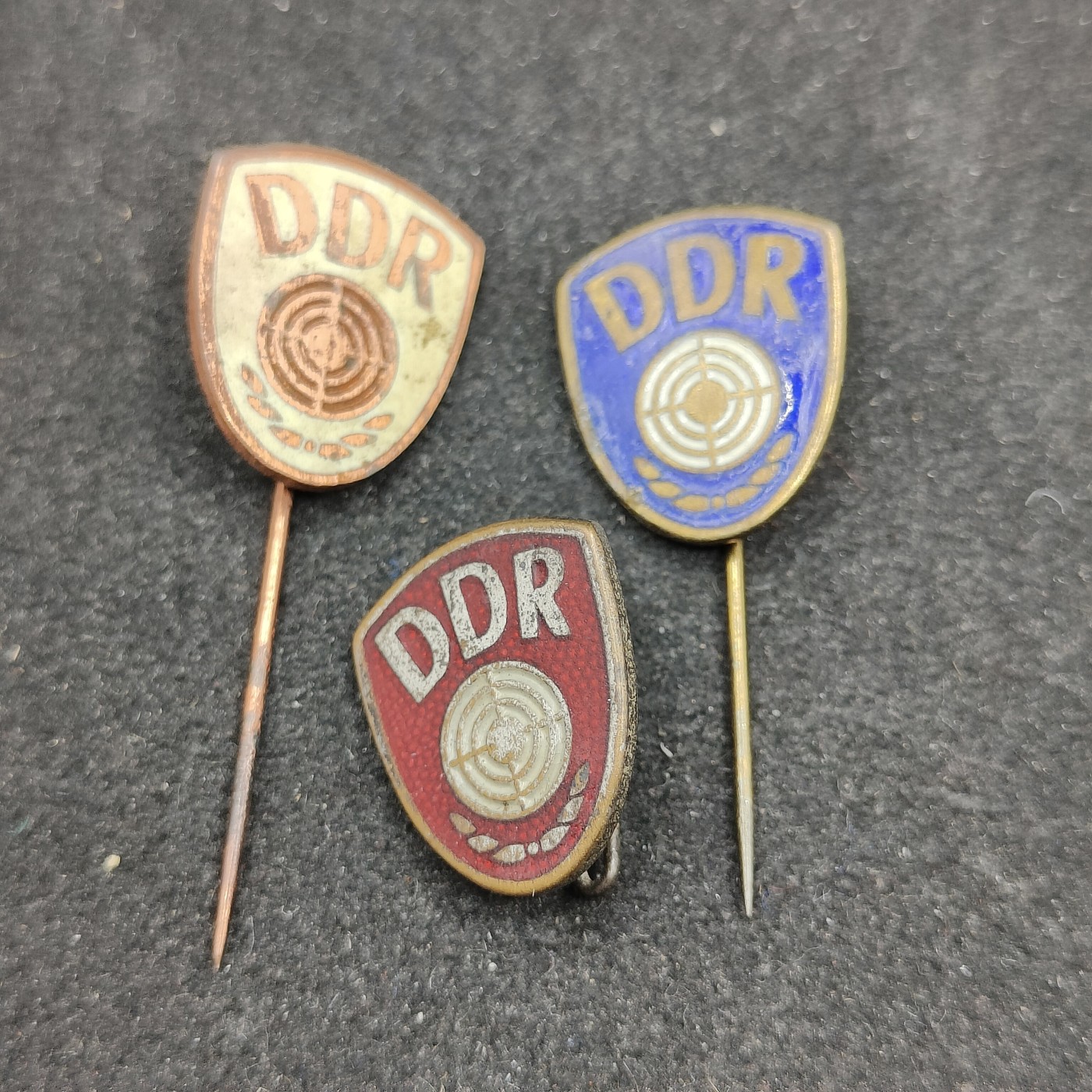 全场0元起拍 第93期 咸鱼国勋章拍卖专场 9月24日（周日）下午6：00开始 东德射击奖章 金银铜级一组