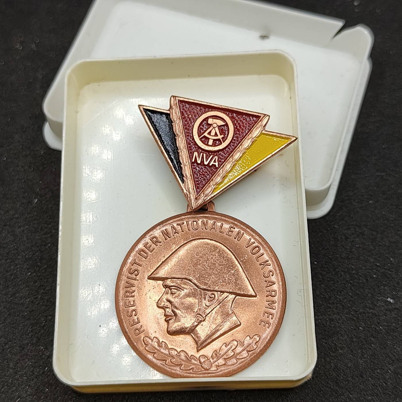 全场0元起拍 第93期 咸鱼国勋章拍卖专场 9月24日（周日）下午6：00开始 东德预备役证章