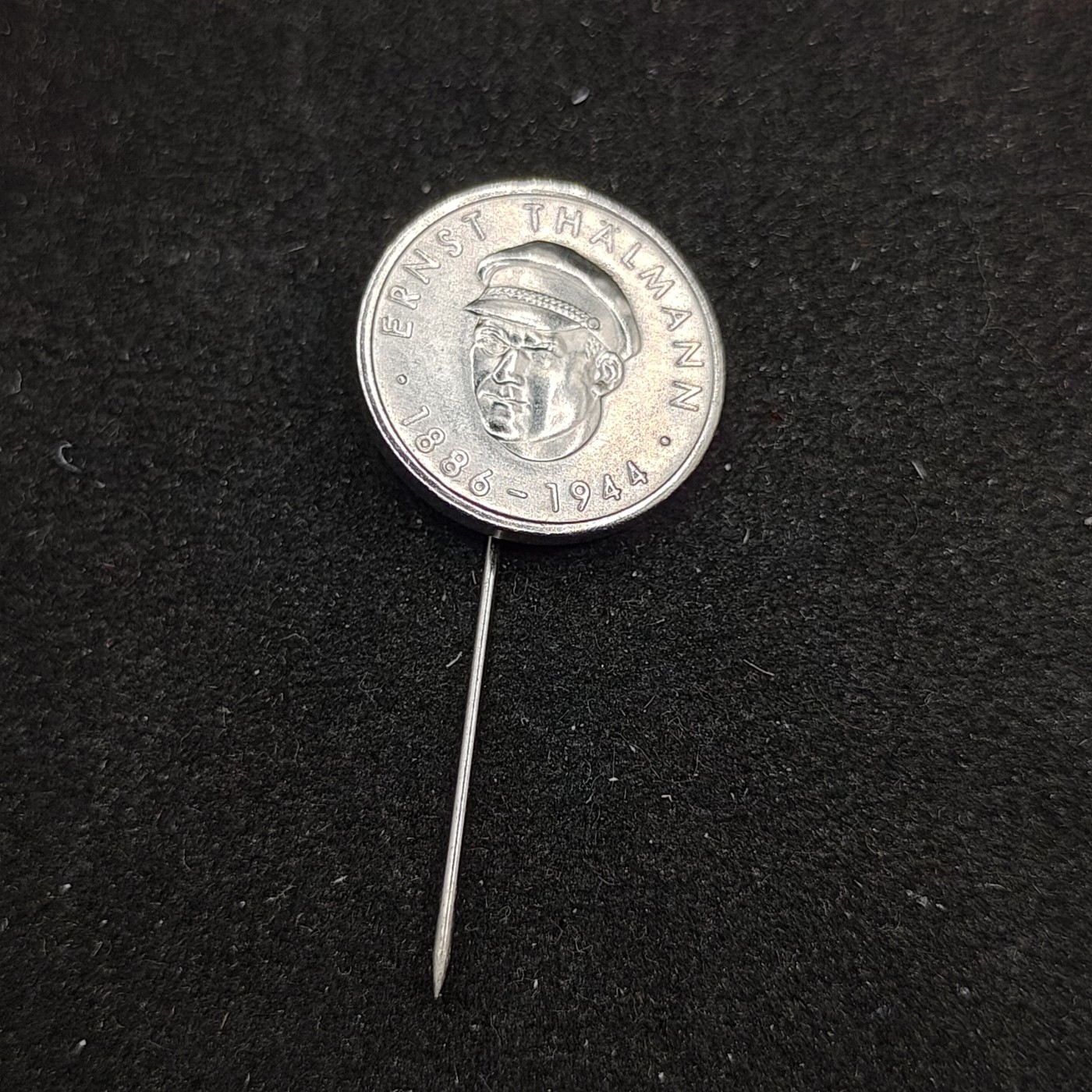 全场0元起拍 第93期 咸鱼国勋章拍卖专场 9月24日（周日）下午6：00开始 东德恩斯特台尔曼纪念章