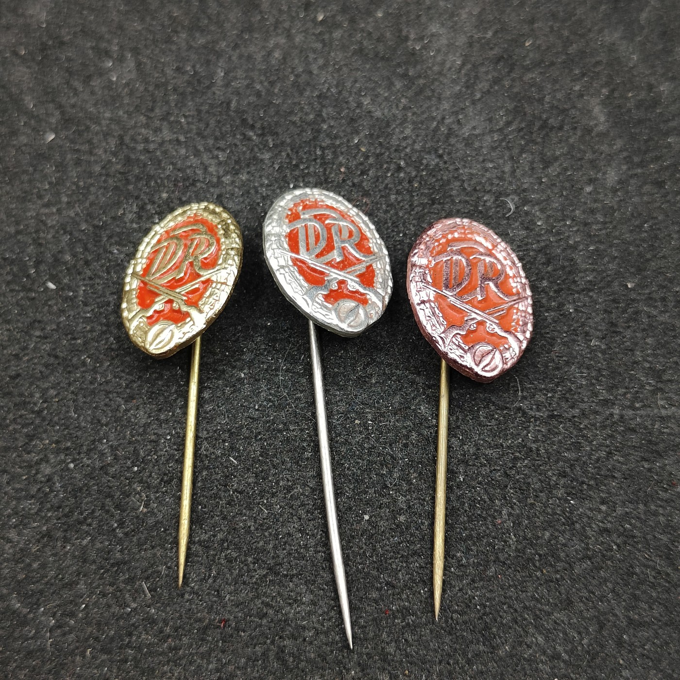 全场0元起拍 第93期 咸鱼国勋章拍卖专场 9月24日（周日）下午6：00开始 东德射击奖章 金银铜一组