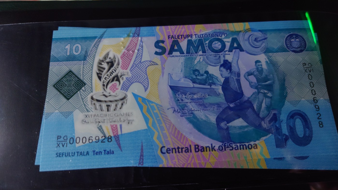 陆续更新【世界钱币】精选微拍第73期暨2023年第二十期 全新纸质裸钞低价起拍(第二场) 2017年萨摩亚10元塑料纪念钞 全新绝品尾号6928