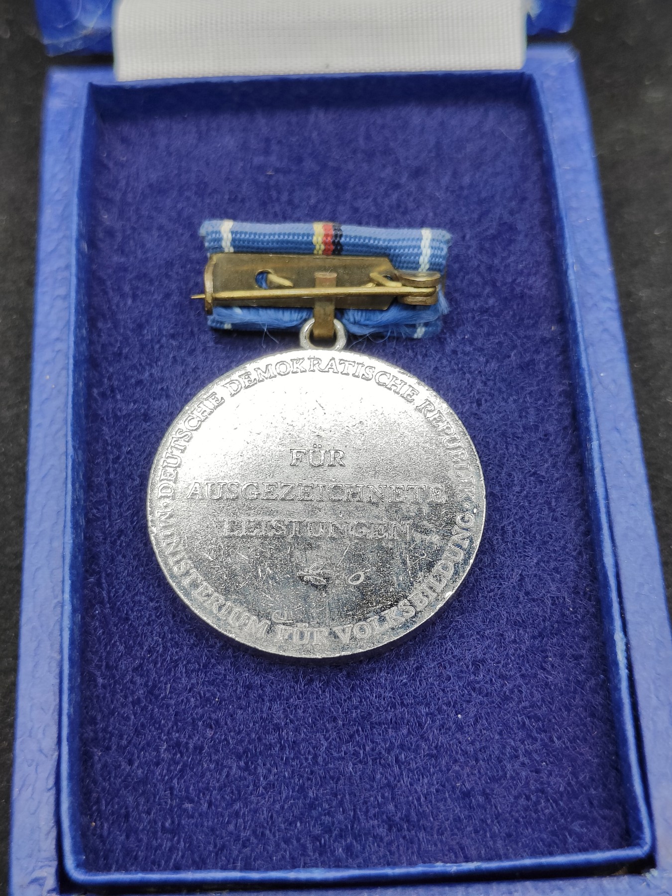 全场0元起拍 第93期 咸鱼国勋章拍卖专场 9月24日（周日）下午6：00开始 东德銀級萊辛獎章