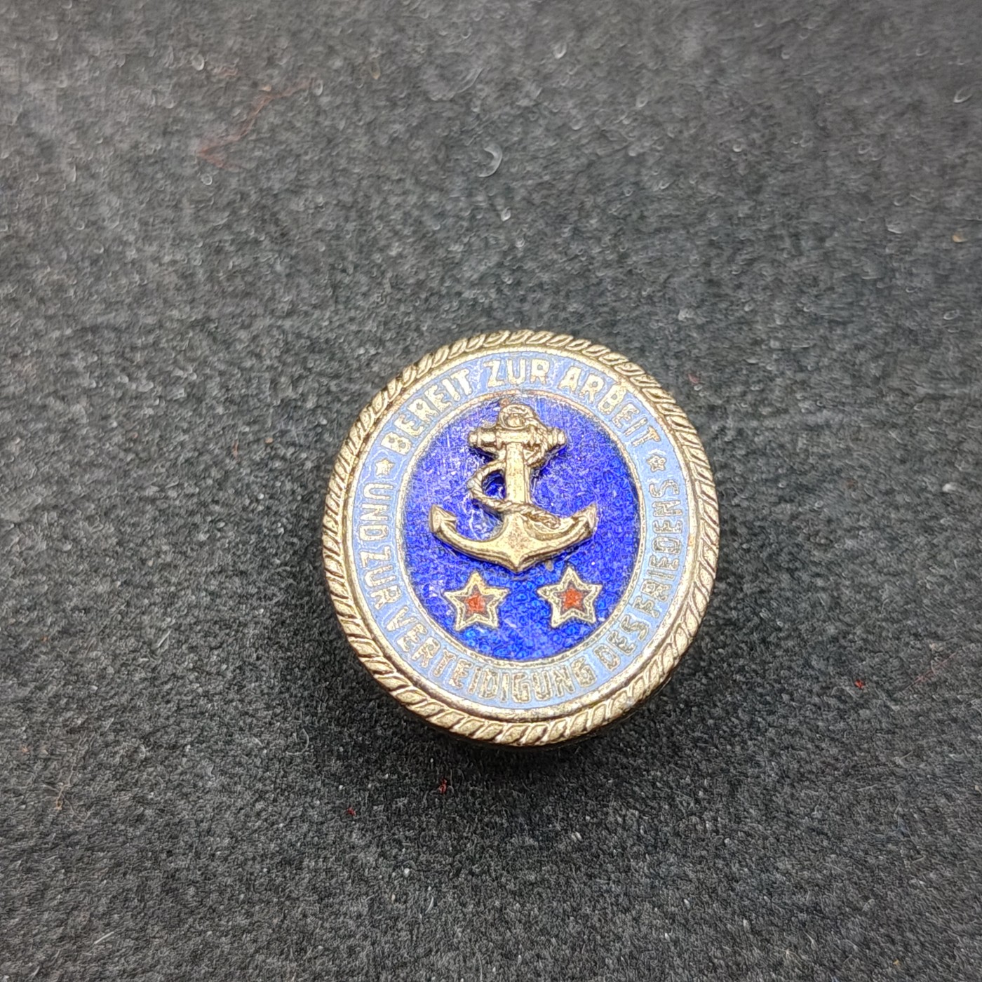 全场0元起拍 第93期 咸鱼国勋章拍卖专场 9月24日（周日）下午6：00开始 东德 海上运动国防准备证章 二级 珐琅转轮