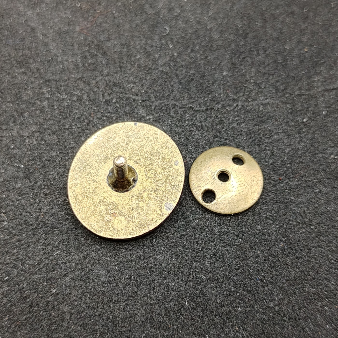 全场0元起拍 第93期 咸鱼国勋章拍卖专场 9月24日（周日）下午6：00开始 东德 海上运动国防准备证章 二级 珐琅转轮