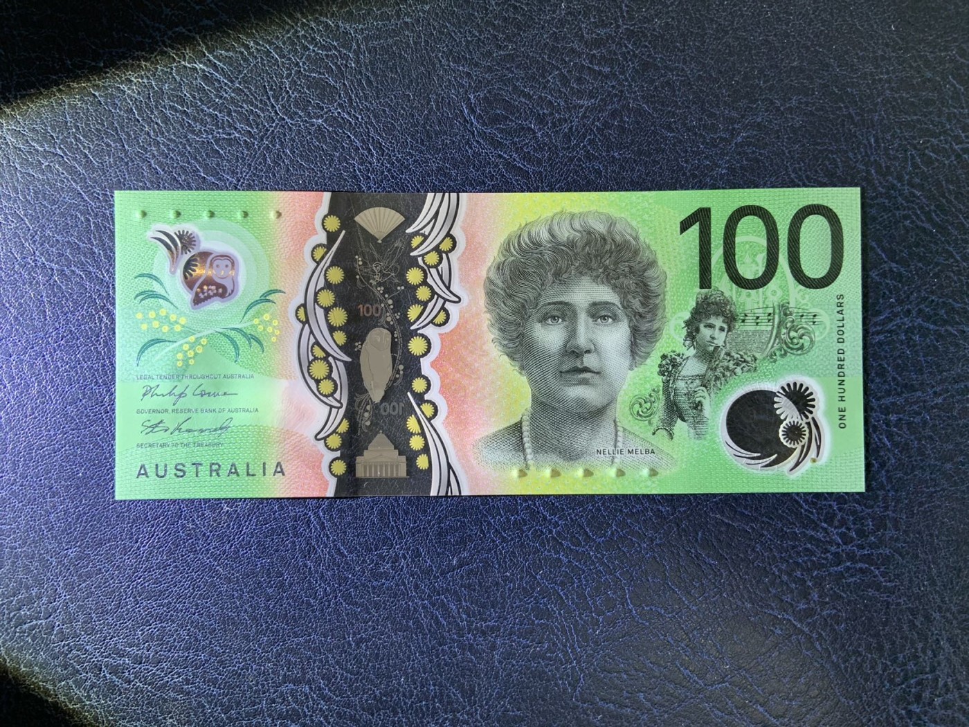 收藏联盟Quantum Auction 第291期拍卖  澳大利亚2020年100元 品相全新UNC AA冠 水印处摩擦痕为原始印刷自带