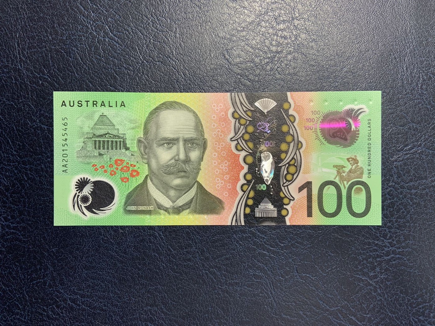 收藏联盟Quantum Auction 第291期拍卖  澳大利亚2020年100元 品相全新UNC AA冠 水印处摩擦痕为原始印刷自带