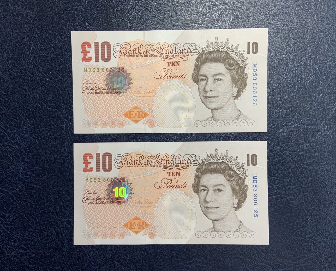 收藏联盟Quantum Auction 第291期拍卖  英国2004年版10元两连号 品相AU+ 达尔文