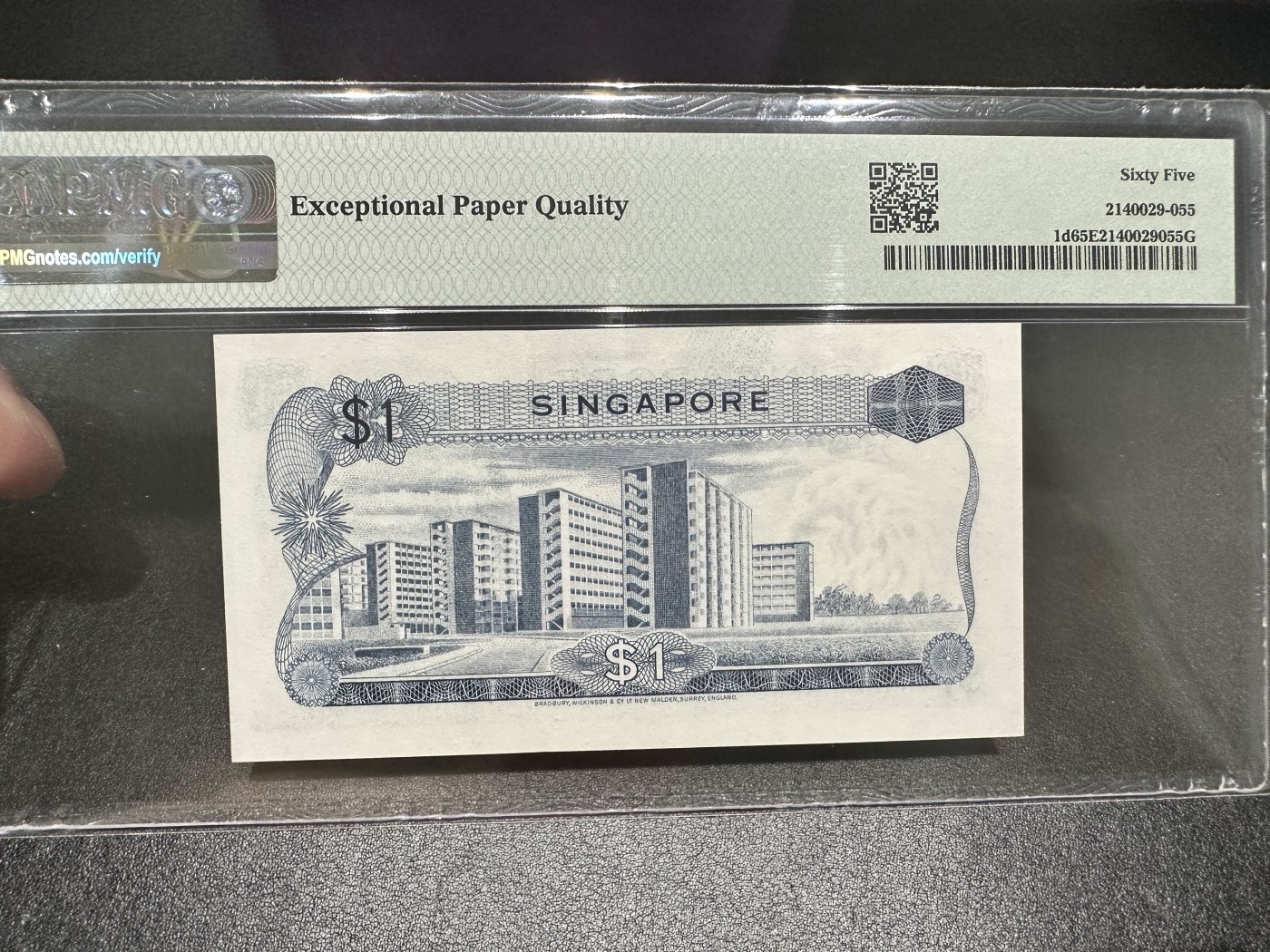 《外钞收藏家》第三百期 1972年新加坡花版1元 PMG65