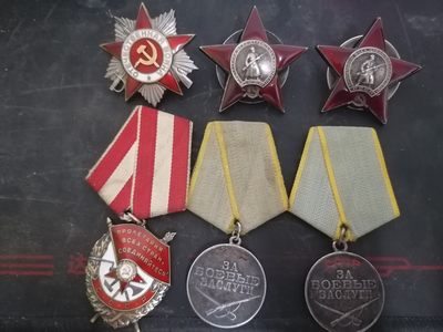 各国勋章奖章拍卖第8期，逐步上新 - 苏联套章，19万号台版红星，432卫，11万号战功，服役战功红旗红星，带档案