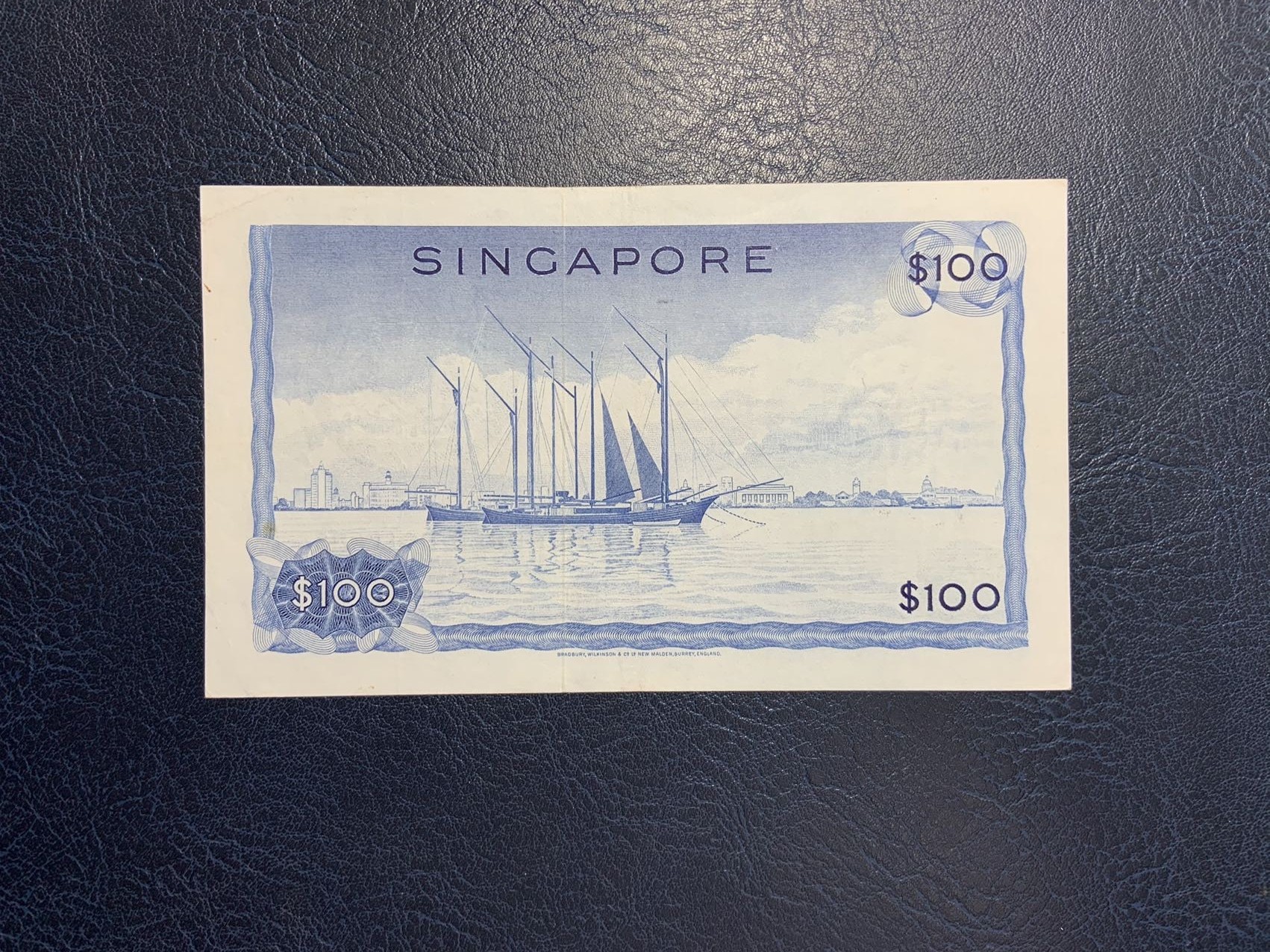 收藏联盟Quantum Auction 第291期拍卖  新加坡1967年100元 品相如图 稀少花版 灯下无块斑