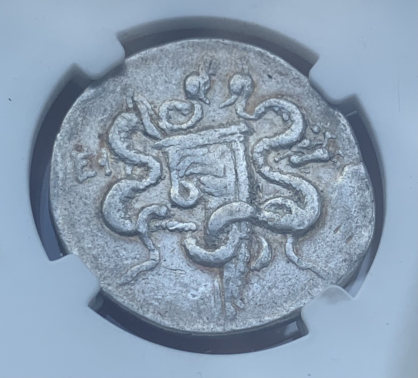 瓶子🏺第110期拍卖会    古希腊帕加玛王国 蛇篮 公元前98-前95年 4德拉克马银币 12.48g