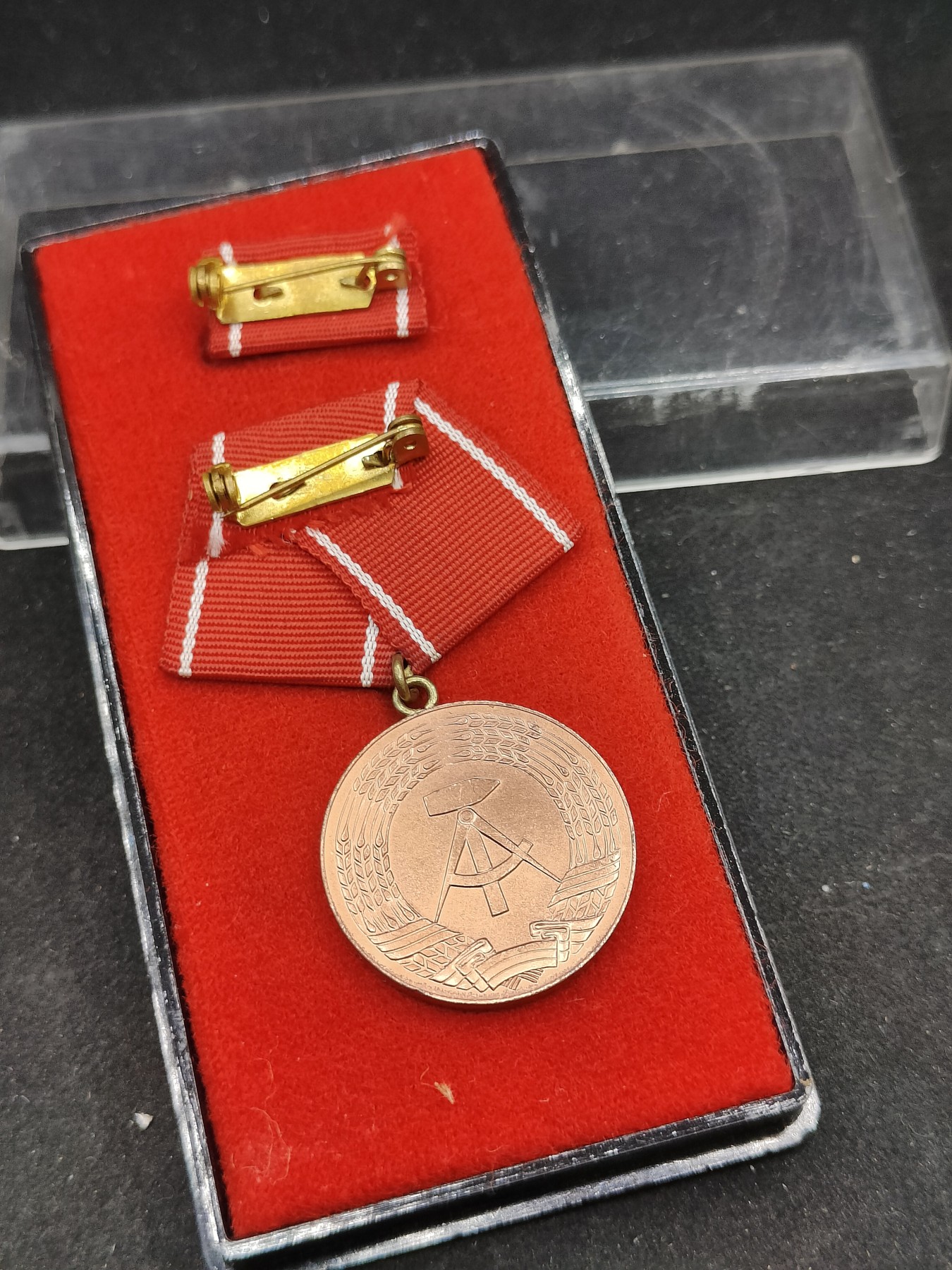 全场0元起拍 第94期 咸鱼国勋章拍卖专场 9月27日（周三）下午6：00开始 东德工人阶级战斗队优秀服役奖章