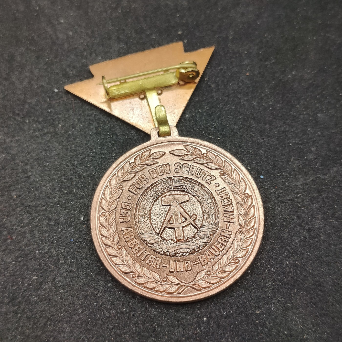 全场0元起拍 第94期 咸鱼国勋章拍卖专场 9月27日（周三）下午6：00开始 东德预备役证章