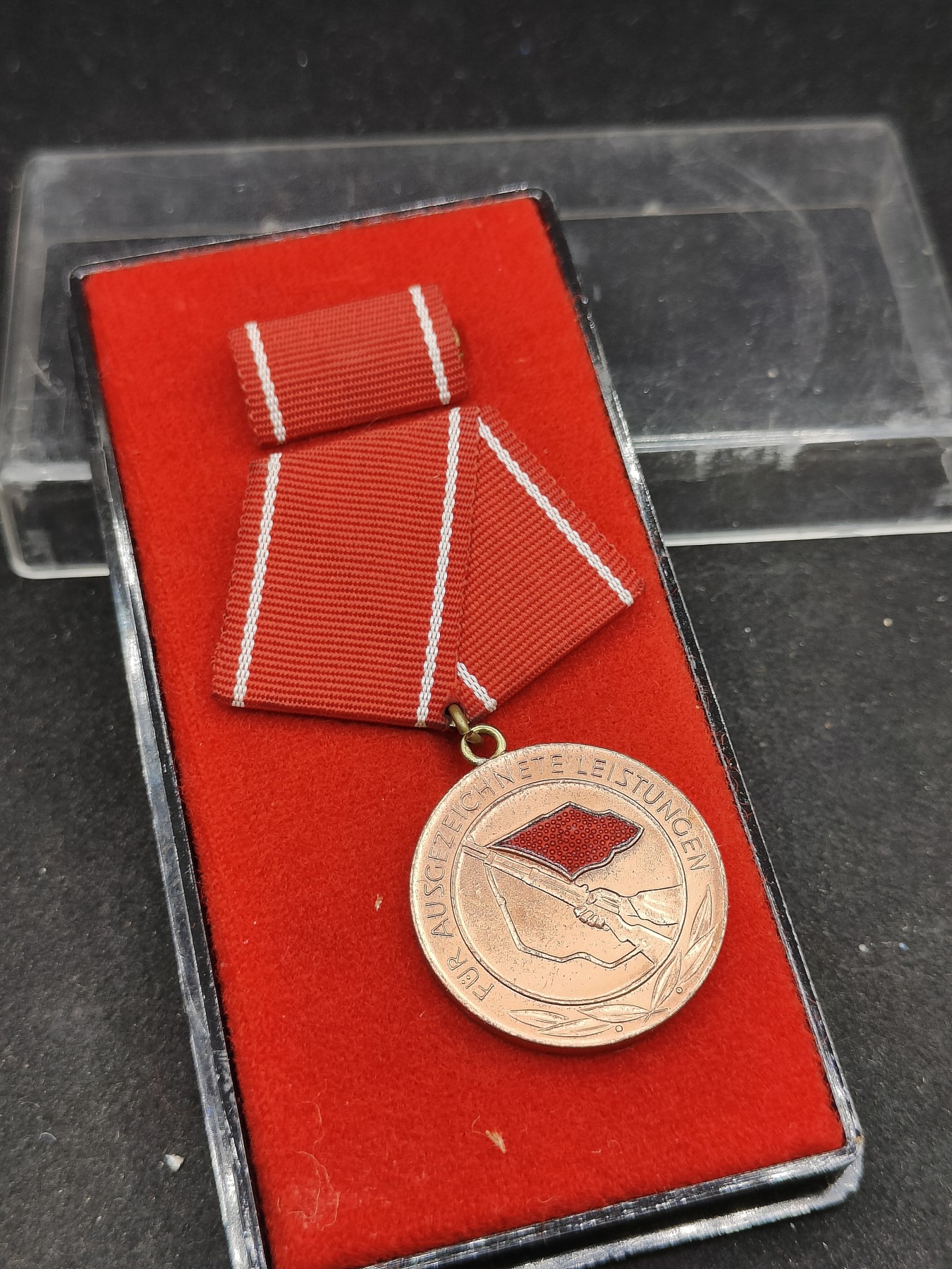 全场0元起拍 第94期 咸鱼国勋章拍卖专场 9月27日（周三）下午6：00开始 东德工人阶级战斗队优秀服役奖章