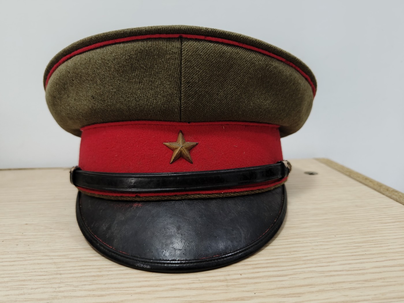 全场0元起拍 第94期 咸鱼国勋章拍卖专场 9月27日（周三）下午6：00开始 原品陆军大檐帽 有几个小虫眼不明显，帽形好，算是好品 54CM