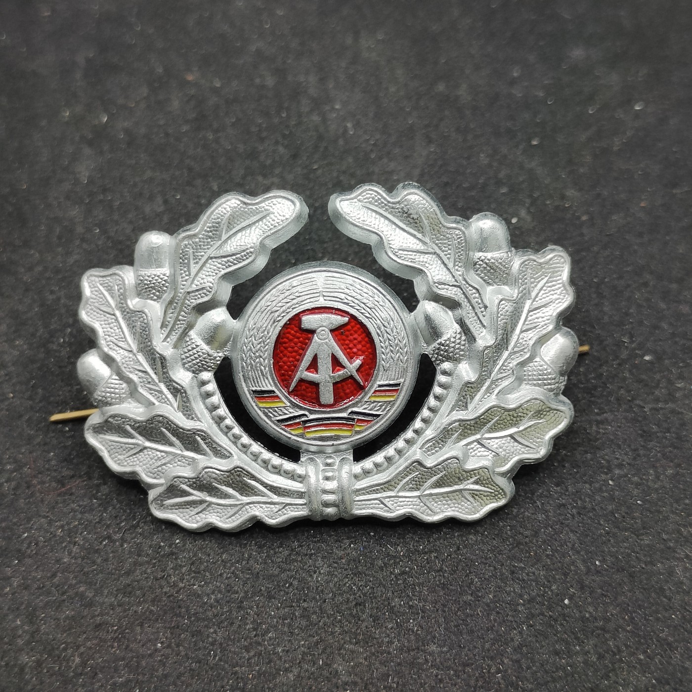 全场0元起拍 第94期 咸鱼国勋章拍卖专场 9月27日（周三）下午6：00开始 东德陆军士官/兵帽徽