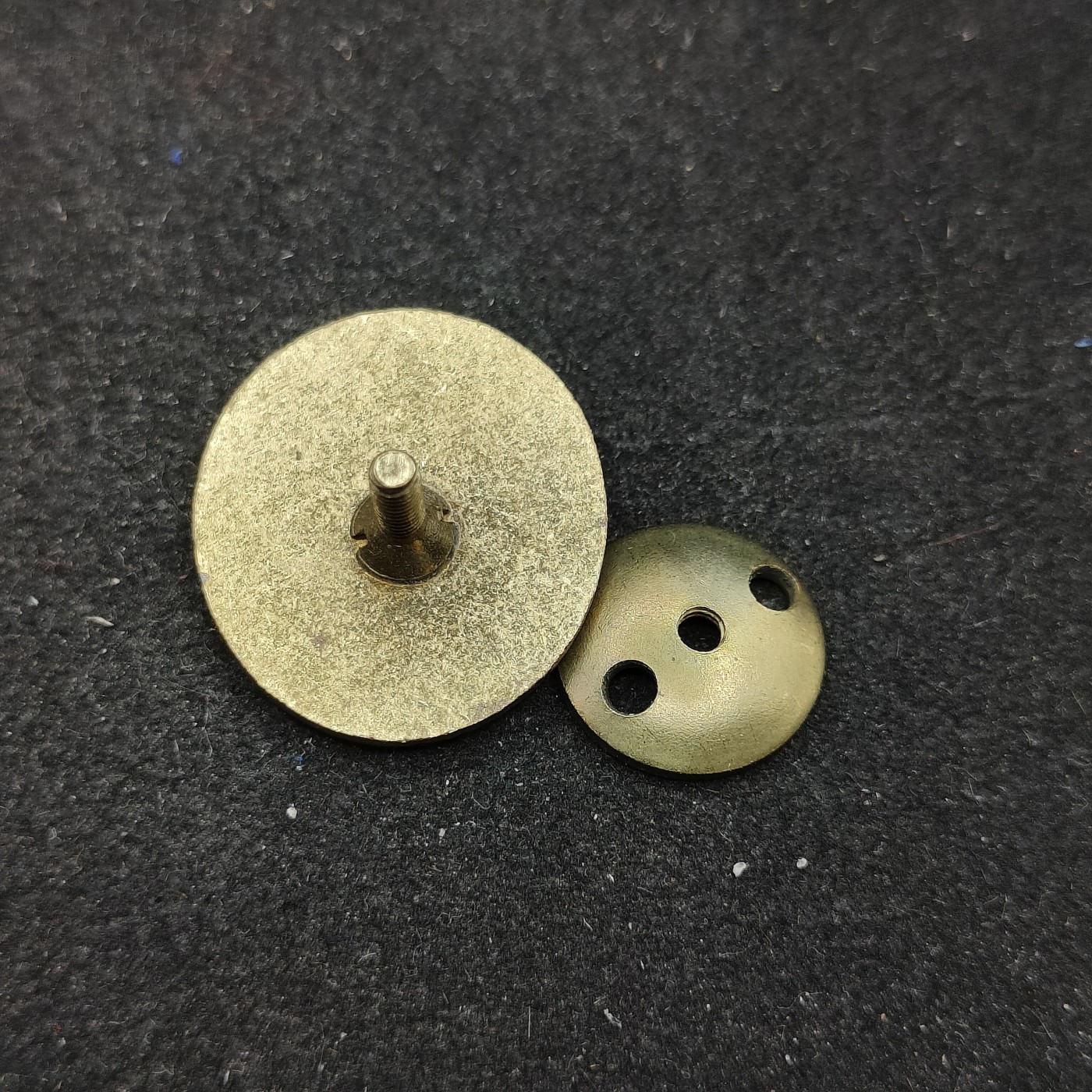 全场0元起拍 第94期 咸鱼国勋章拍卖专场 9月27日（周三）下午6：00开始 东德海上运动国防准备 珐琅证章 