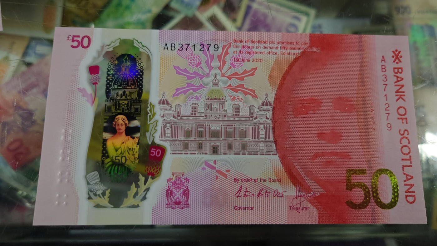 【世界钱币】精选微拍第75期暨2023年第二十二期 部分最新卖剩新品裸钞(有5000卢布AA等) 十月中下旬会有大量新货(优先本群里卖，卖剩的才挂拍卖欢迎关注) 【已售出】2020年苏格兰50镑 全新绝品(全息膜完美)无4号码371275