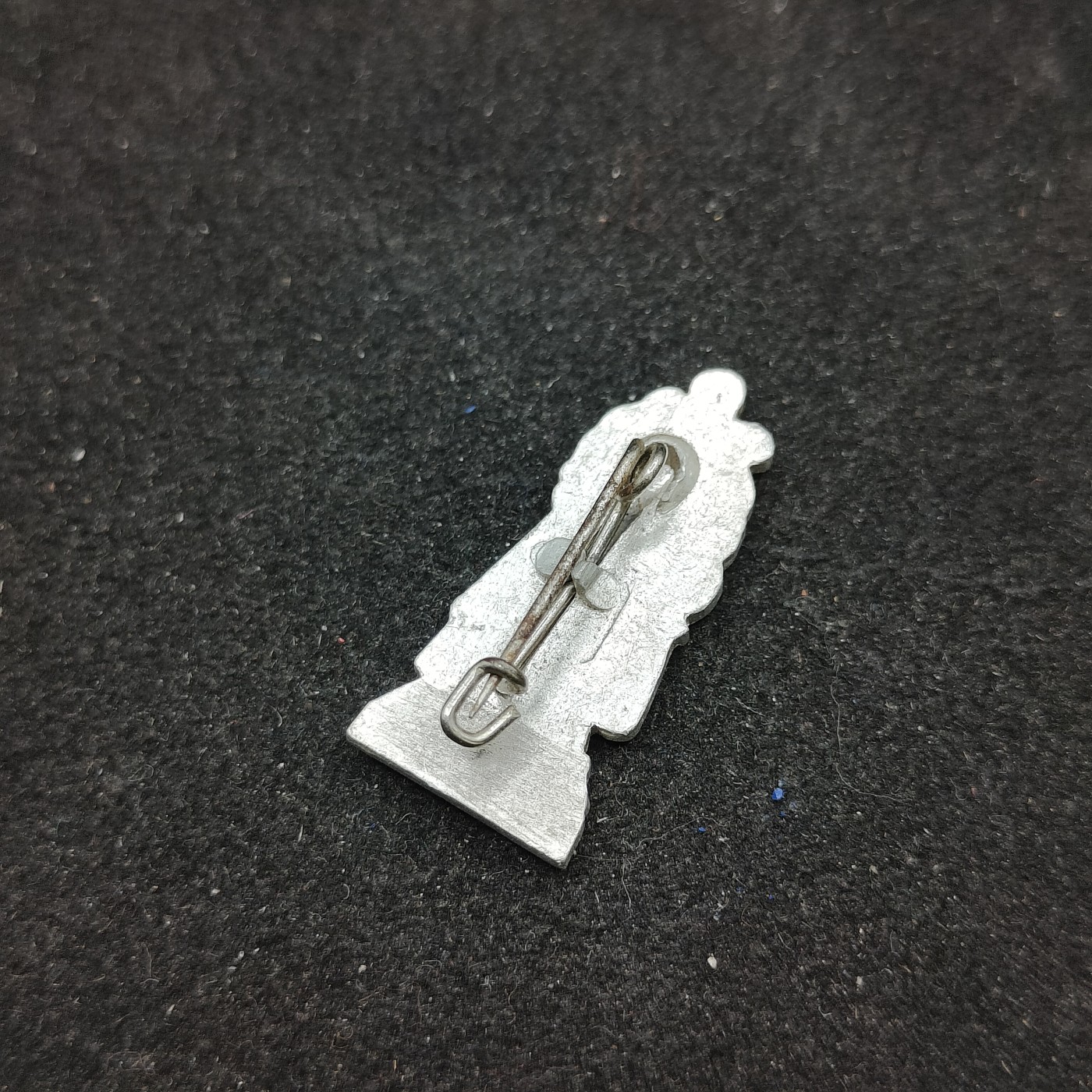 全场0元起拍 第94期 咸鱼国勋章拍卖专场 9月27日（周三）下午6：00开始 东德苏军雕像徽章