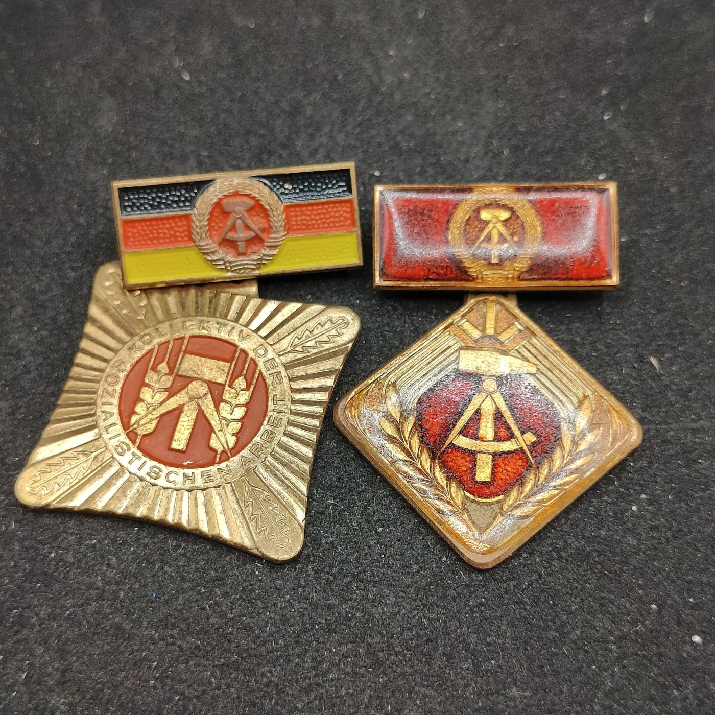 全场0元起拍 第94期 咸鱼国勋章拍卖专场 9月27日（周三）下午6：00开始 东德劳动奖章两个