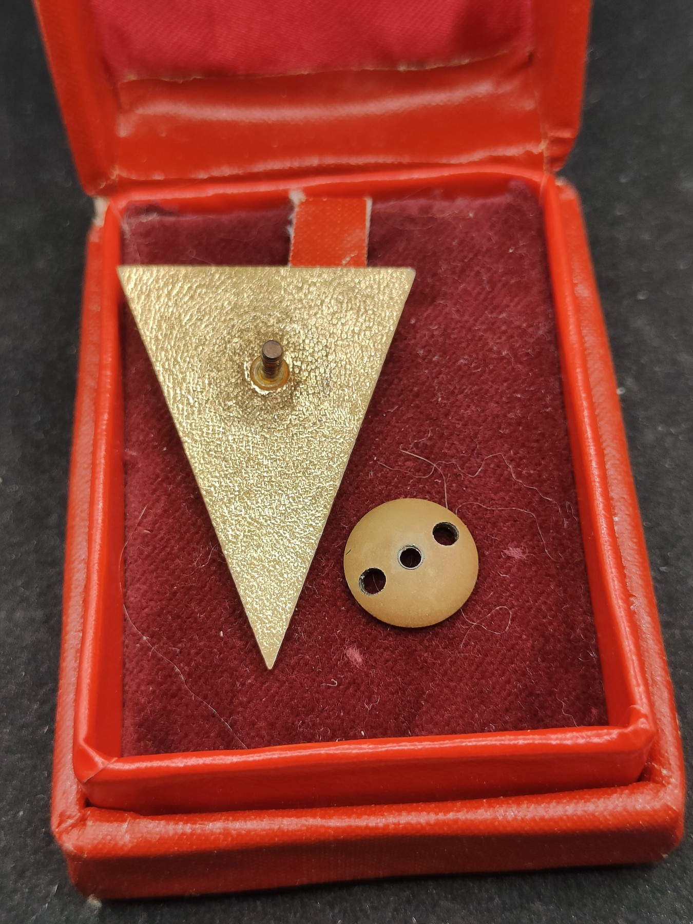 全场0元起拍 第94期 咸鱼国勋章拍卖专场 9月27日（周三）下午6：00开始 东德人民军 高级军官/将官 早期珐琅版 恩格斯军事学院 毕业证章带盒