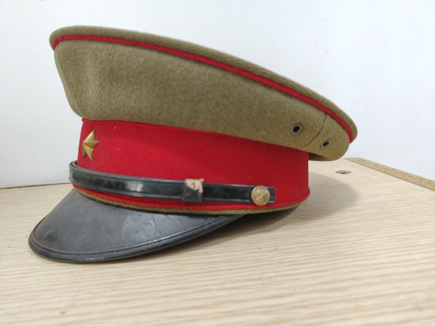 全场0元起拍 第94期 咸鱼国勋章拍卖专场 9月27日（周三）下午6：00开始 原品陆军大檐帽 有几个小虫眼不明显，帽形好，算是好品 54CM