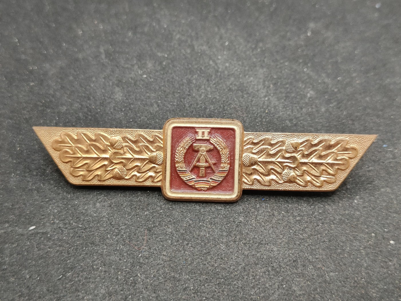 全场0元起拍 第94期 咸鱼国勋章拍卖专场 9月27日（周三）下午6：00开始 东德63版二级通用技能章