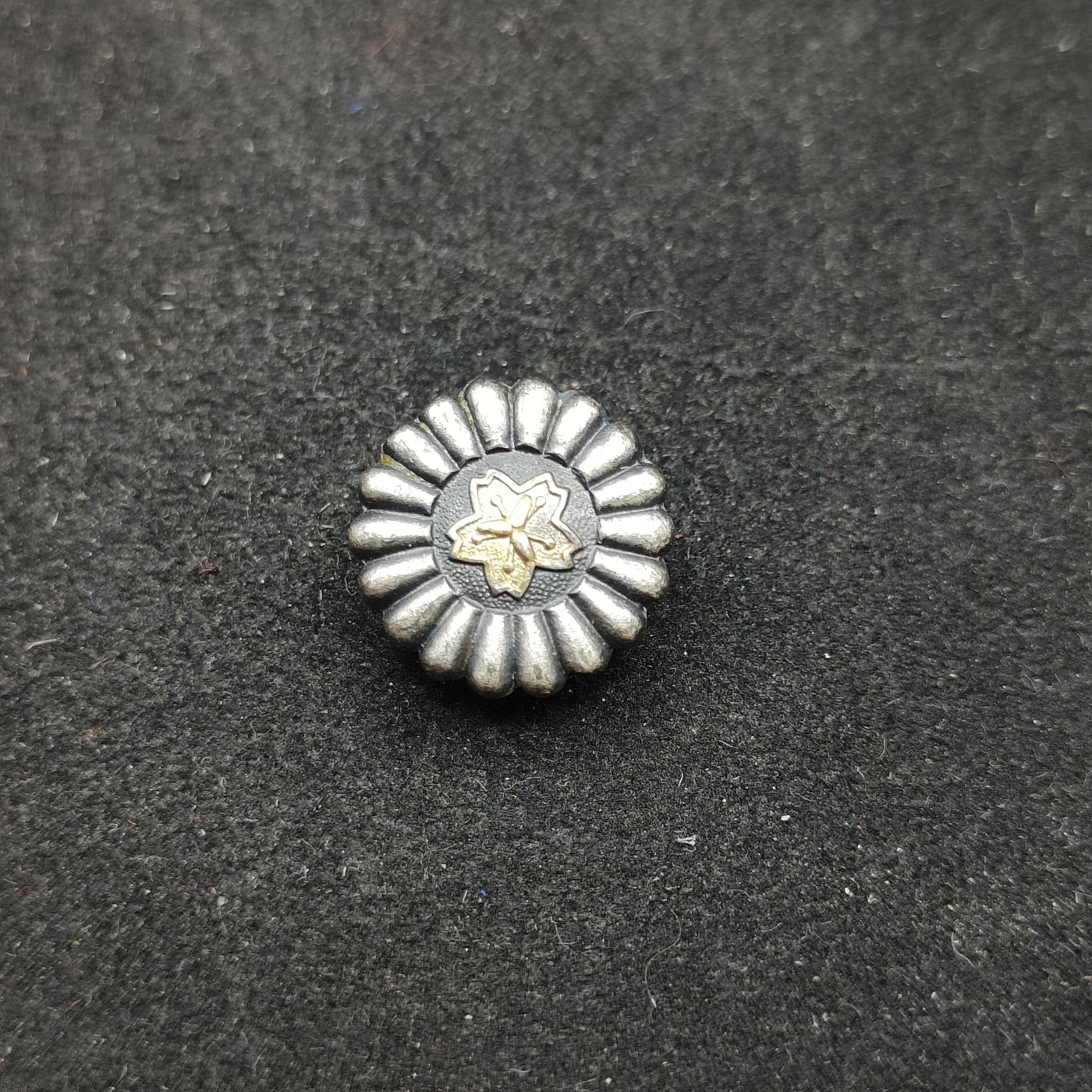 全场0元起拍 第94期 咸鱼国勋章拍卖专场 9月27日（周三）下午6：00开始 日本消防署领扣章