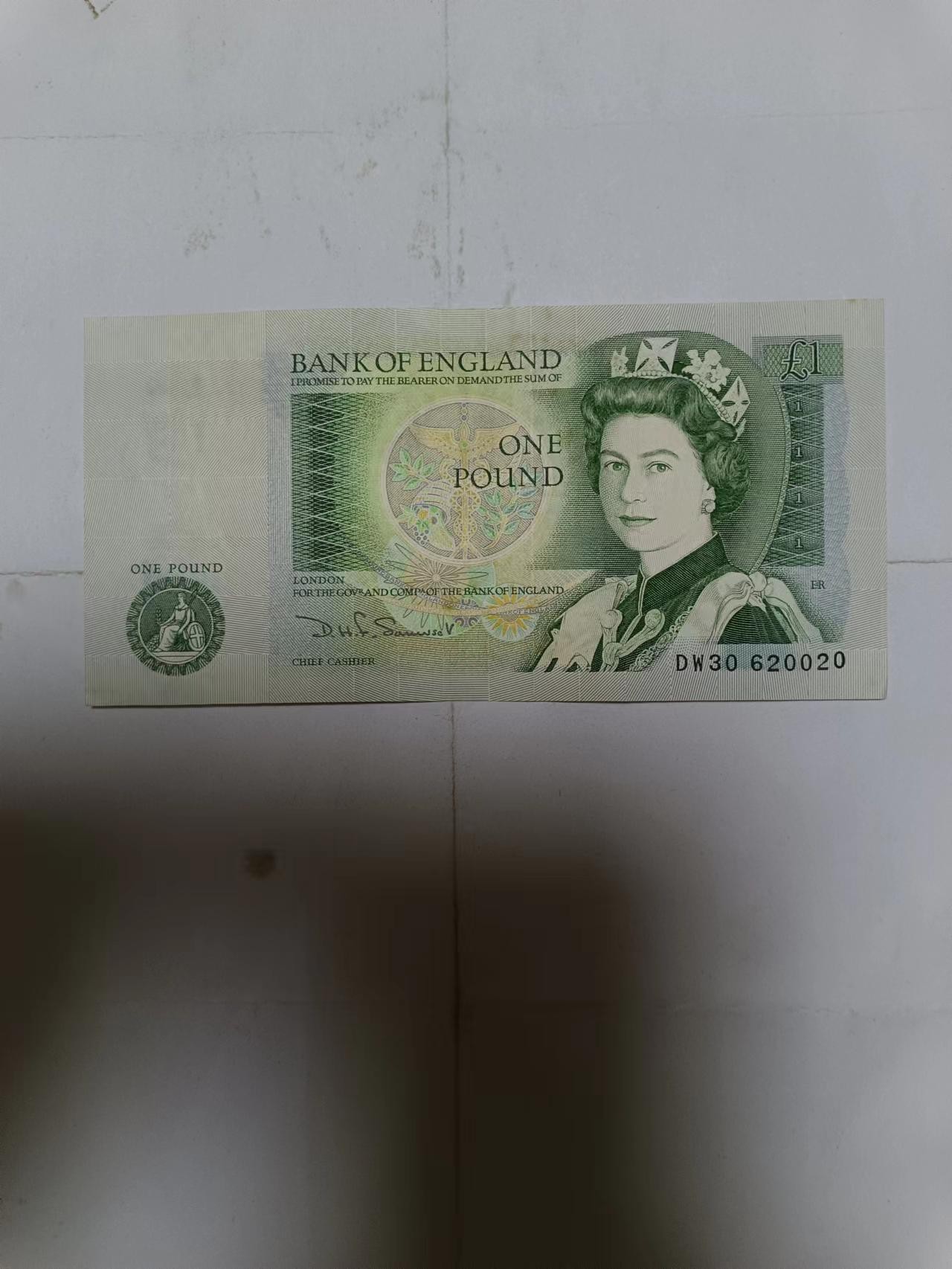 【20230925】非全新纸币第六十九场 英国D序列1镑，好品