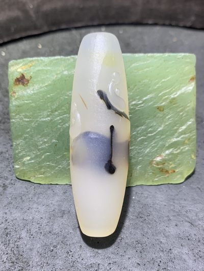 精美高玉化海洋玉髓手工雕刻坐而论道意境大桶珠一个！ - 精美高玉化海洋玉髓手工雕刻坐而论道意境大桶珠一个！
