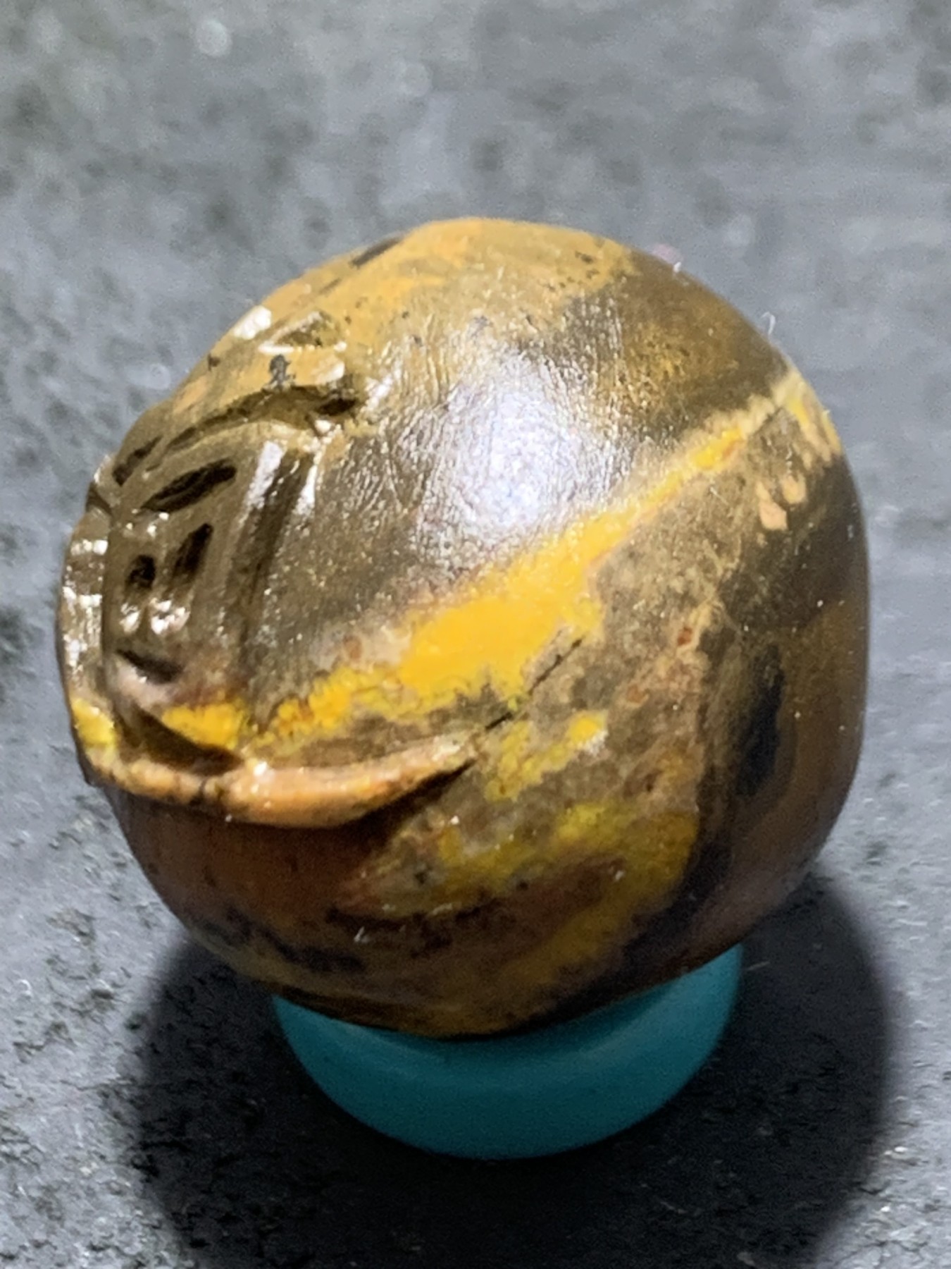 精美亚光原皮战国红玛瑙手工雕刻道字随形珠一颗！