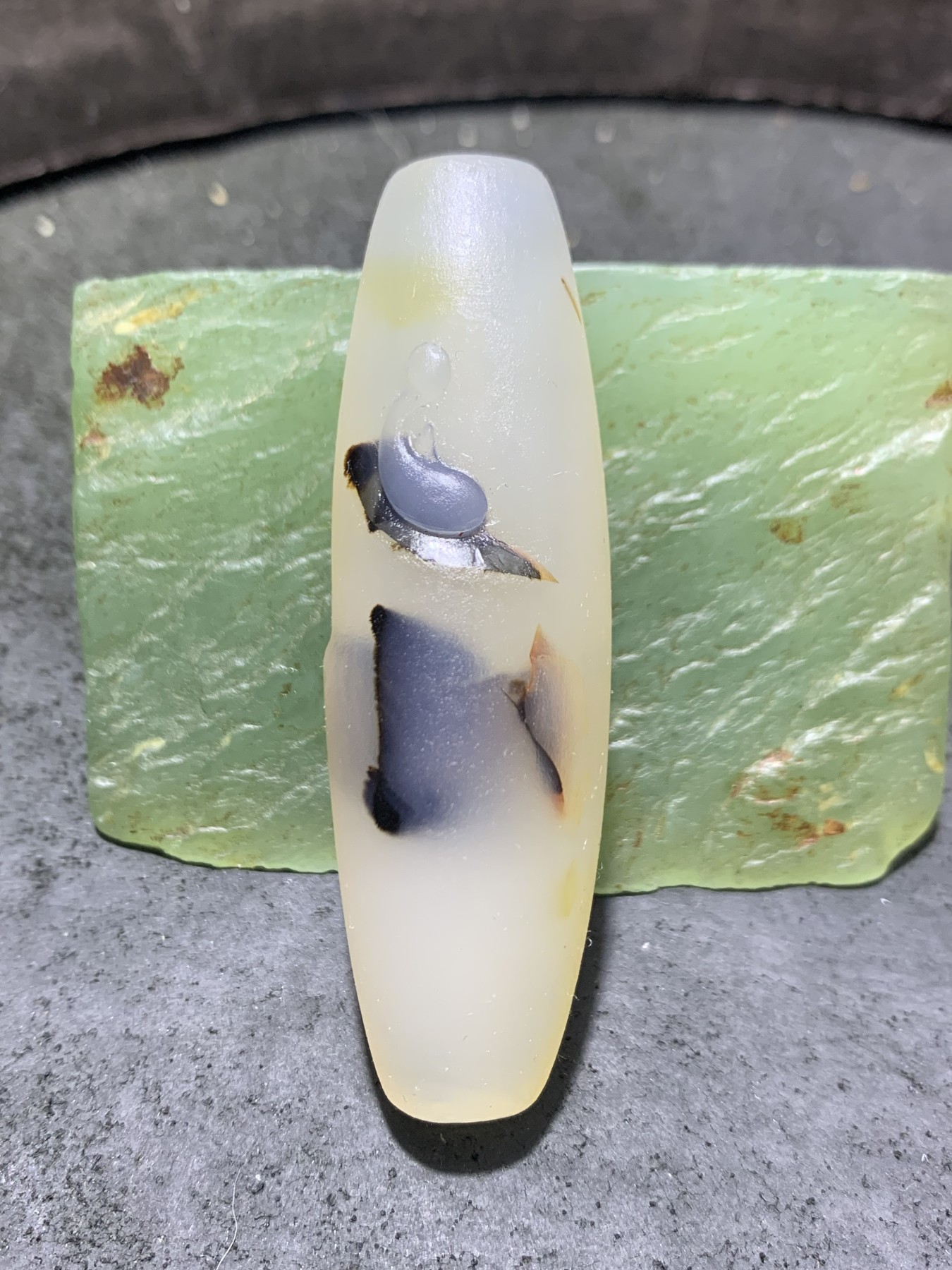 精美高玉化海洋玉髓手工雕刻坐而论道意境大桶珠一个！
