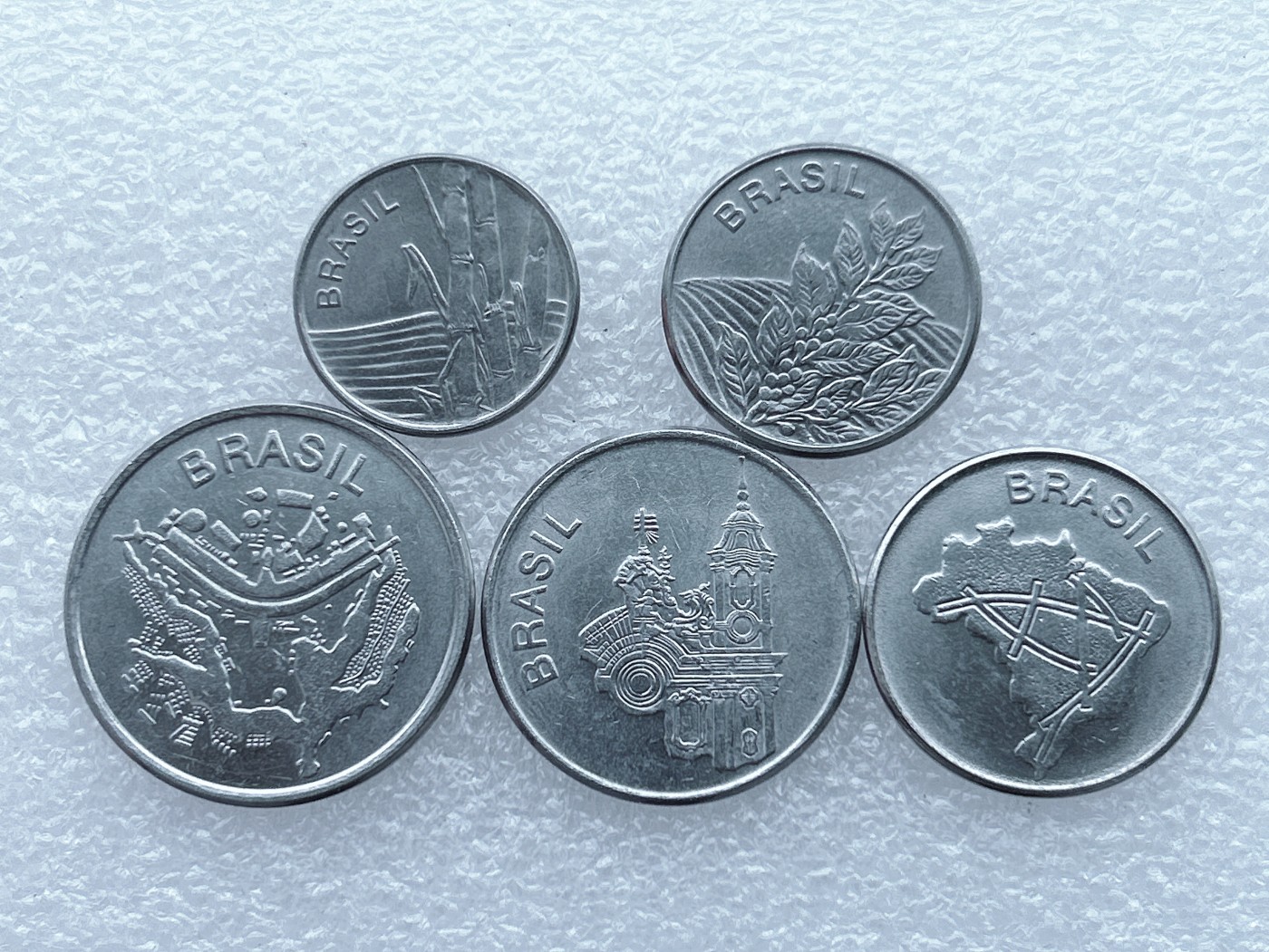 全场一元起拍 世界钱币散币场 第26期 巴西80年代5枚一套