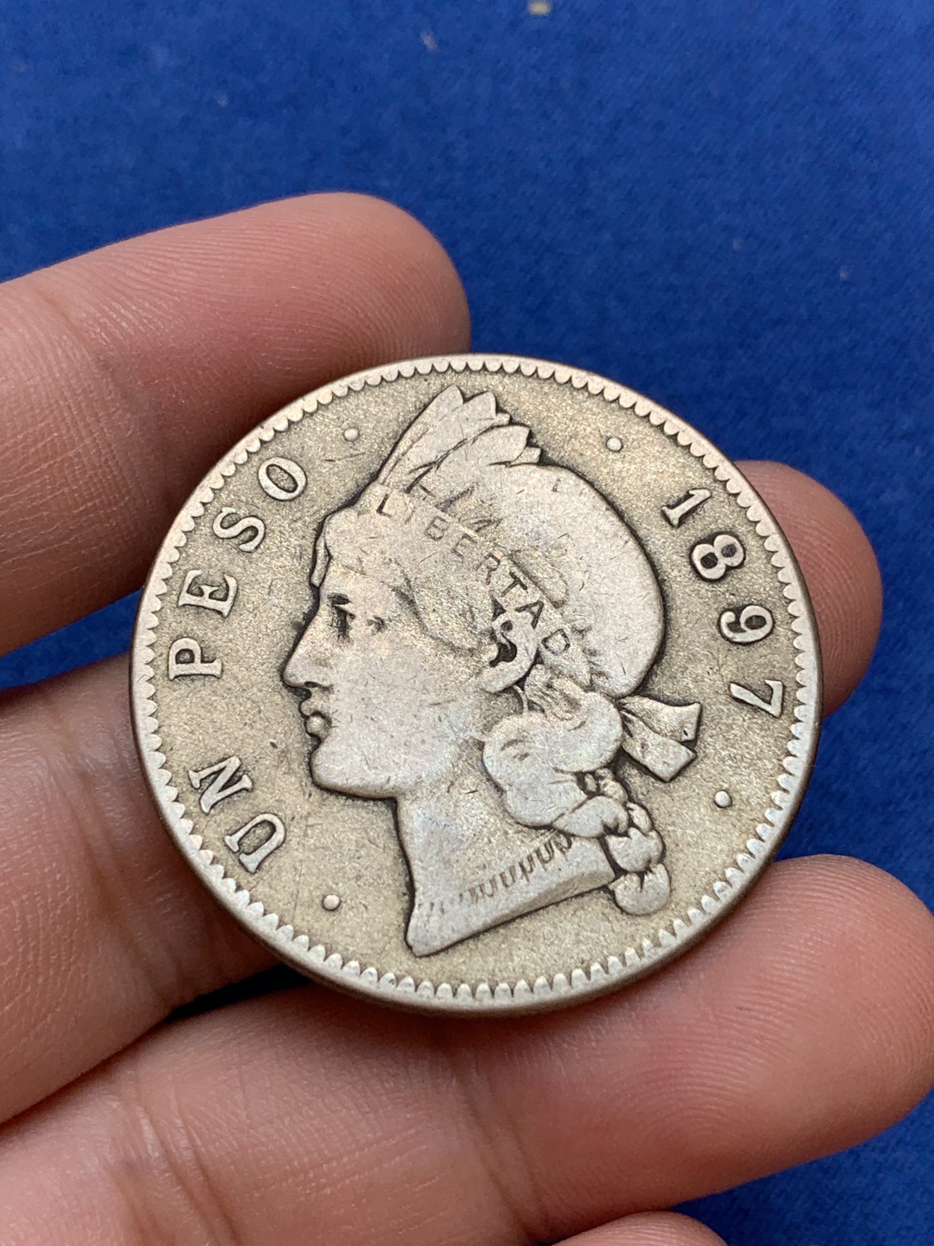 《竞宝斋》第201场-周日，周一 2场 (全场包邮) 1897年多米尼加1比索银币 比较少见的品种，高品价格极贵，自然流通 细节不错