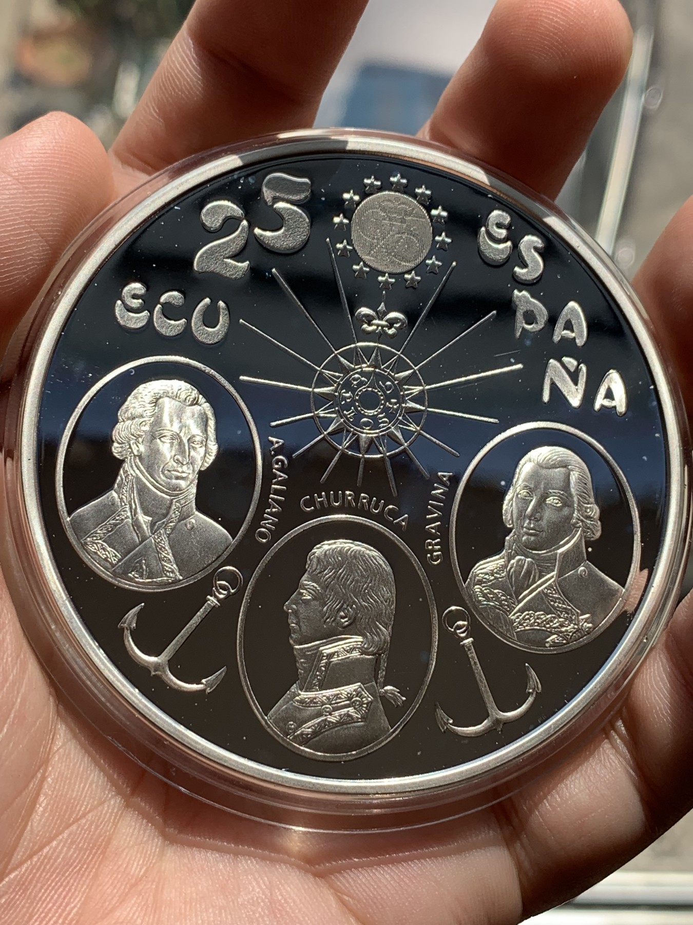 《竞宝斋》第201场-周日，周一 2场 (全场包邮) 西班牙1995年特立尼达战舰25ECU银币 168.75克，925银，原木盒