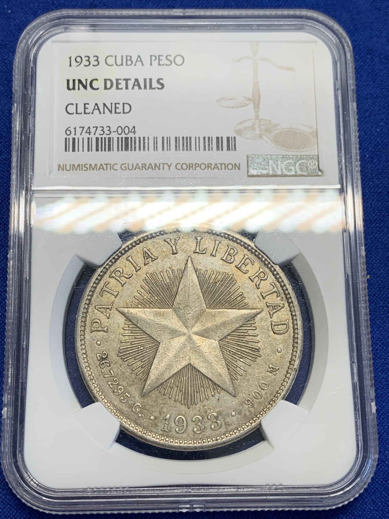 《竞宝斋》第201场-周日，周一 2场 (全场包邮) NGC  UNCD   1933 古巴大五星1比索大银币 淡金色包浆 品相没的说