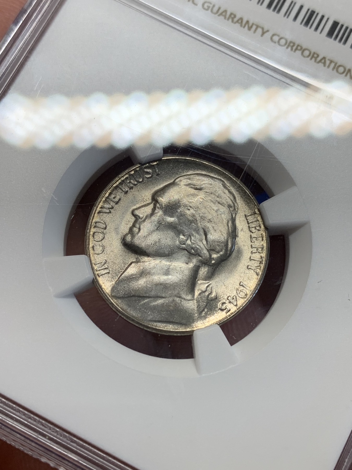 《竞宝斋》第201场-周日，周一 2场 (全场包邮) NGC-MS64 美国 杰弗逊 1945年 战时5美分 低银版（仅1942-1945年含银，其余皆为镍币）