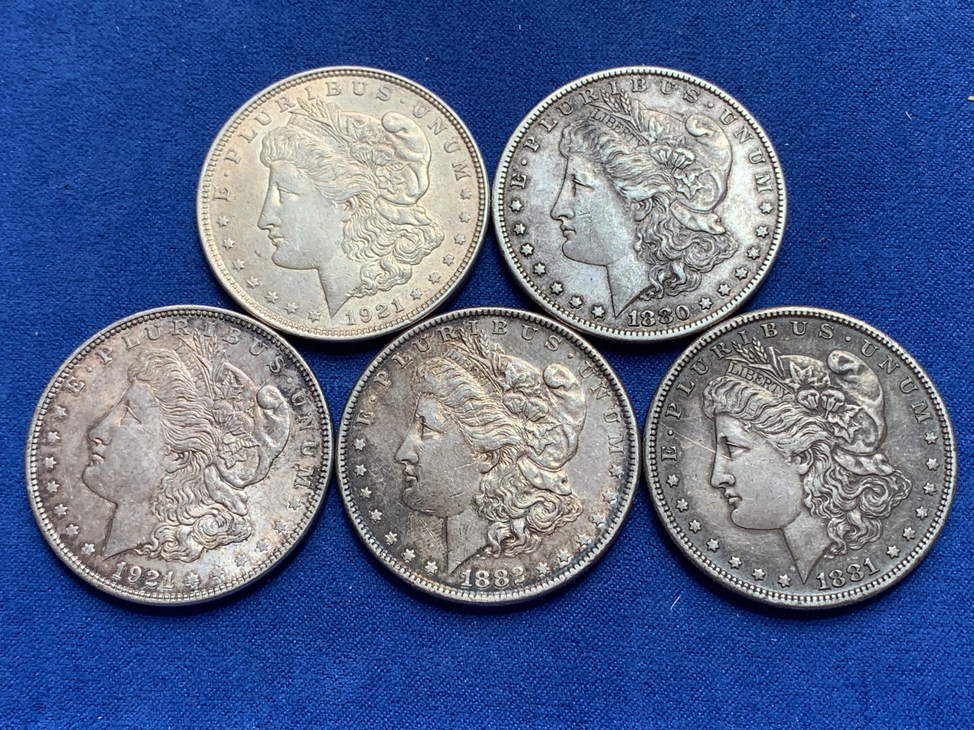《竞宝斋》第201场-周日，周一 2场 (全场包邮) 5枚一组 美国 摩根银元 1880+1881+1882+1921两枚