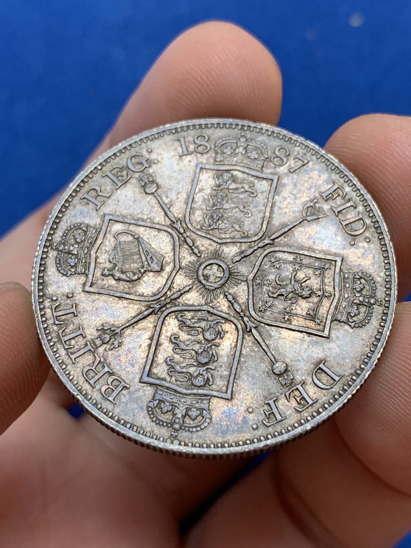 《竞宝斋》第201场-周日，周一 2场 (全场包邮) 英国1887年维多利亚高冠版双弗洛林银币 包浆细节都不错